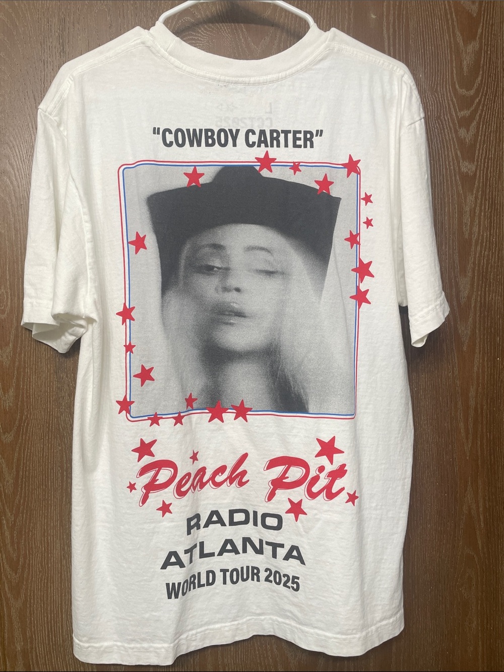 Beyoncé Cowboy Carter Peach Pit Radio Atlanta Short Sleeve Tee - White/Red